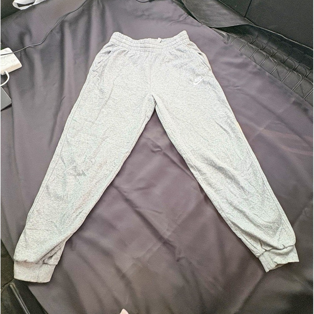 Nike Men's Gray Fleece Jogger Pants Elastic Waist Drawstring Pockets Size L
